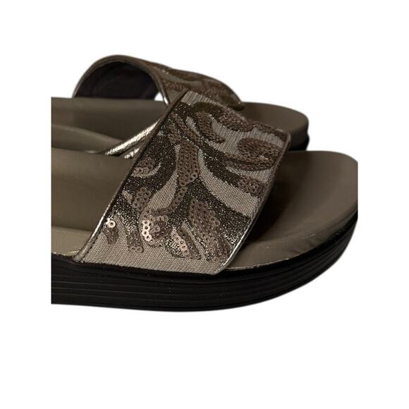 DONALD PLINER NEW Fifi Pewter Brocade Leather Thong Sandals 7.5 TINY FLAW - Picture 3 of 10